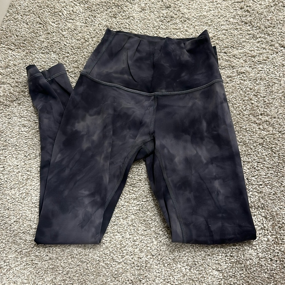 Lululemon grey/ black diamond dye wunder train 23”